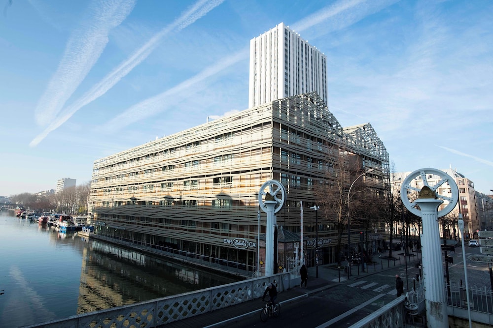 

Napoli - Courbevoie - Holiday Inn Express Paris - Canal de la Villette