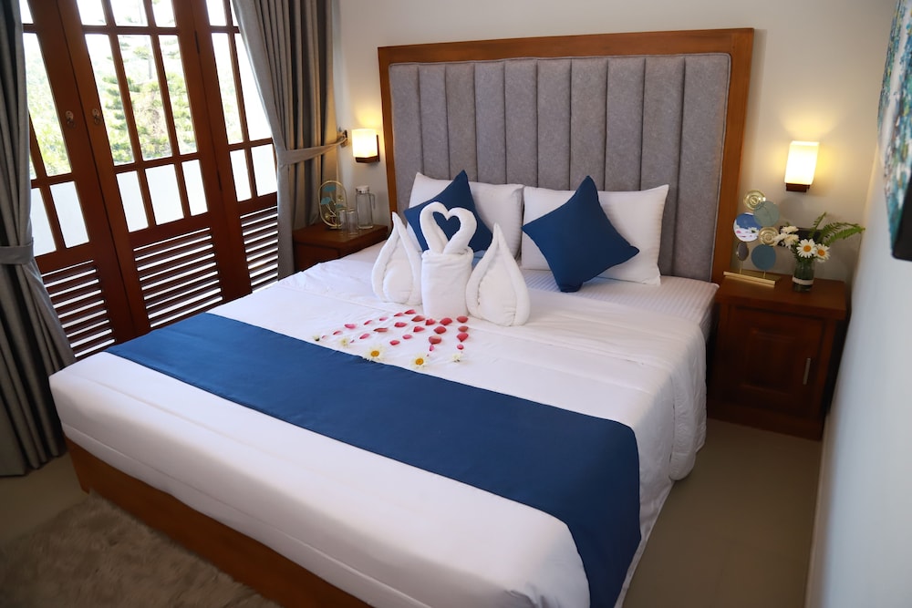 

Milano - Kandy - Golden Shower Inn