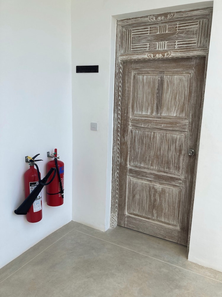 

Bari - Shanzu - Ahadi Beachfront 2 Bedroom by YourHost