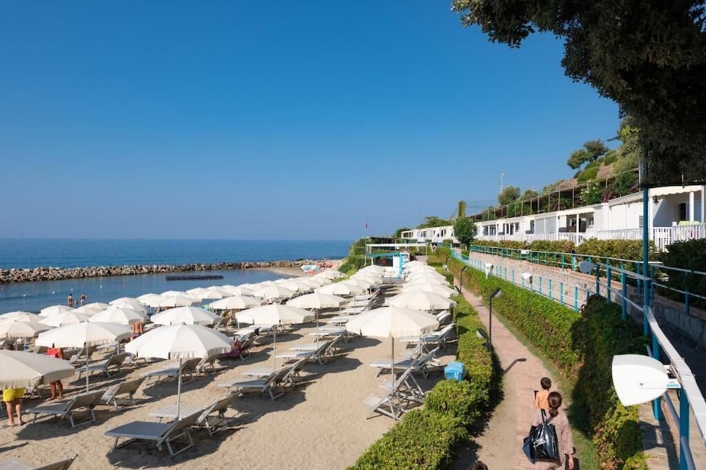 

Milano - Marina di Pisciotta - Resort Baia del Silenzio