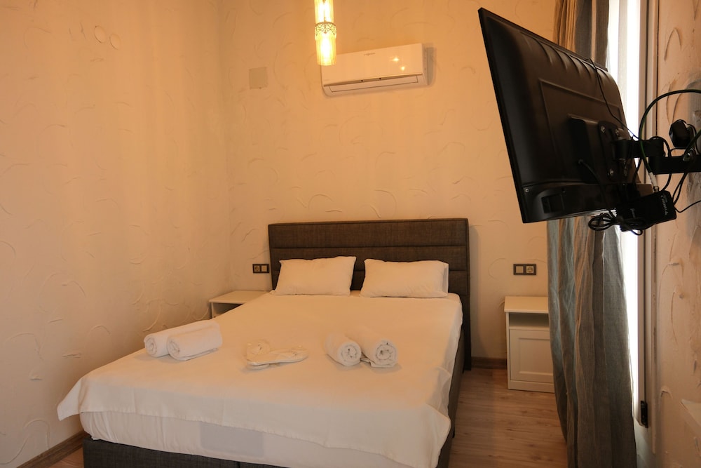 

Milano - Çeşme - Kybele Suites Alaçatı