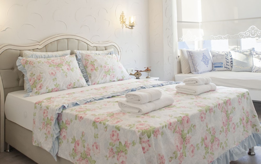 

Napoli - Izmir, Turchia - Kybele Suites Alaçatı