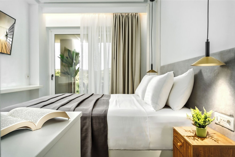 

Bologna - Keri - Myzith Luxury Suites
