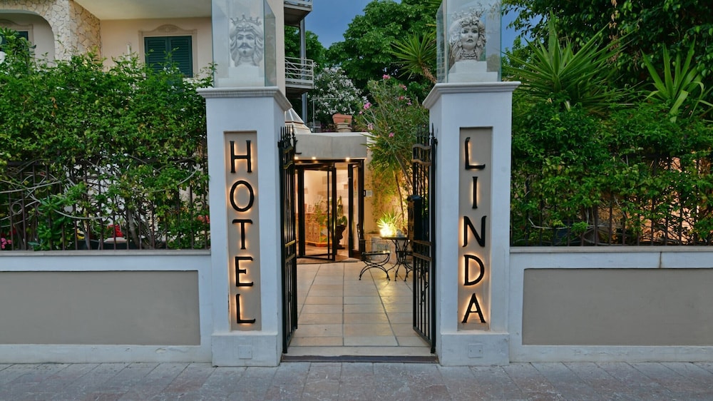 

Milano - Calatabiano - Hotel & Apartments Villa Linda