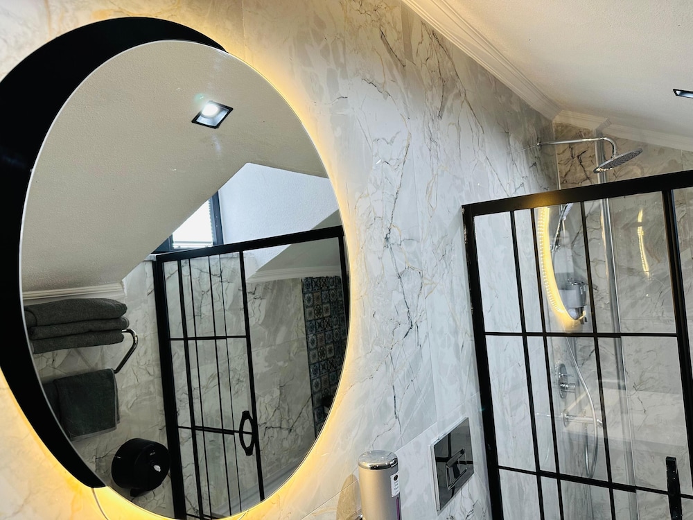 

Bari - Istanbul, New Airport - Bera Airport Hotel