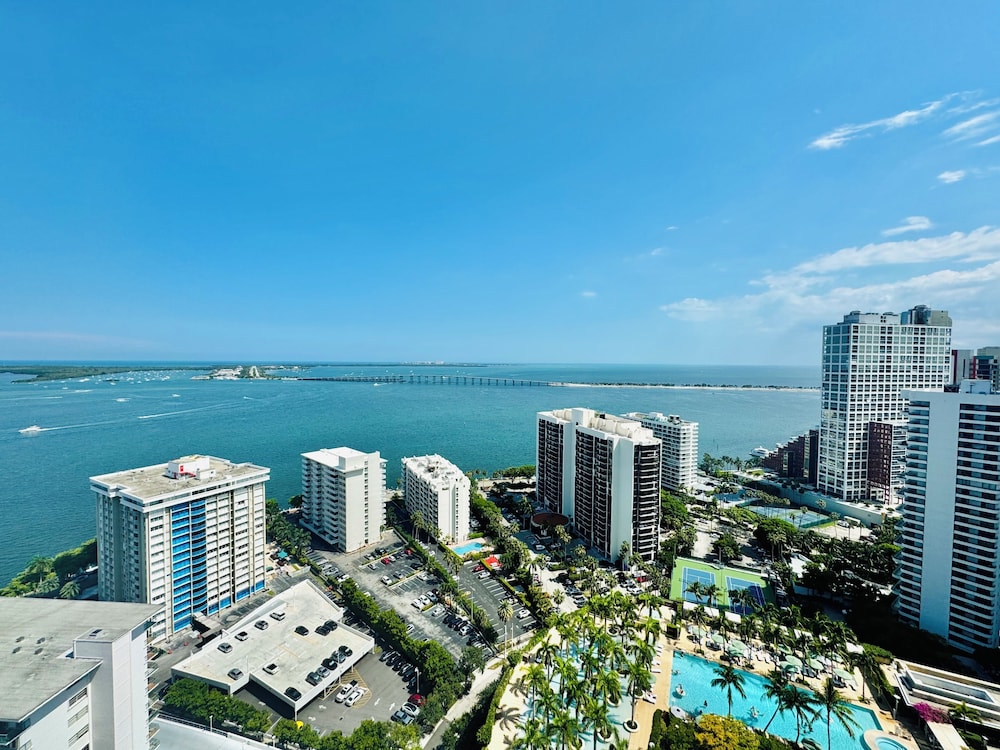 

Lamezia Terme - Key Biscayne - Fortune House Hotel Suites