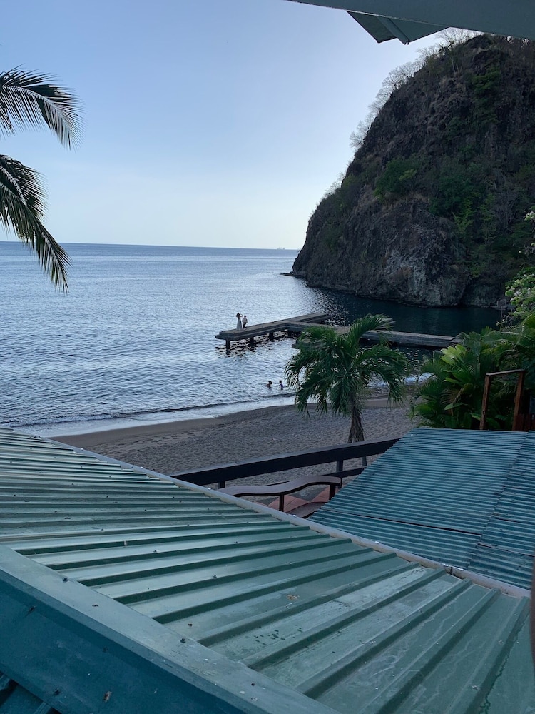 

Milano - Soufriere - The Still Beach House