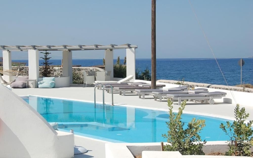

Brindisi - Santorini, Isole Greche - Sea paradise villas