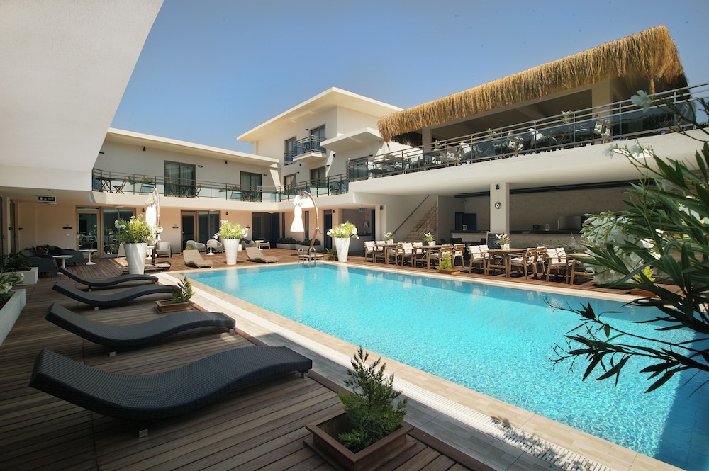 

Napoli - Çeşme - The D Hotel Çeşme Resort