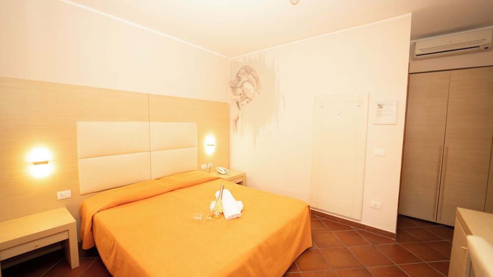

Verona - Sant'Alessio Siculo - Taormina Hotel Calipso