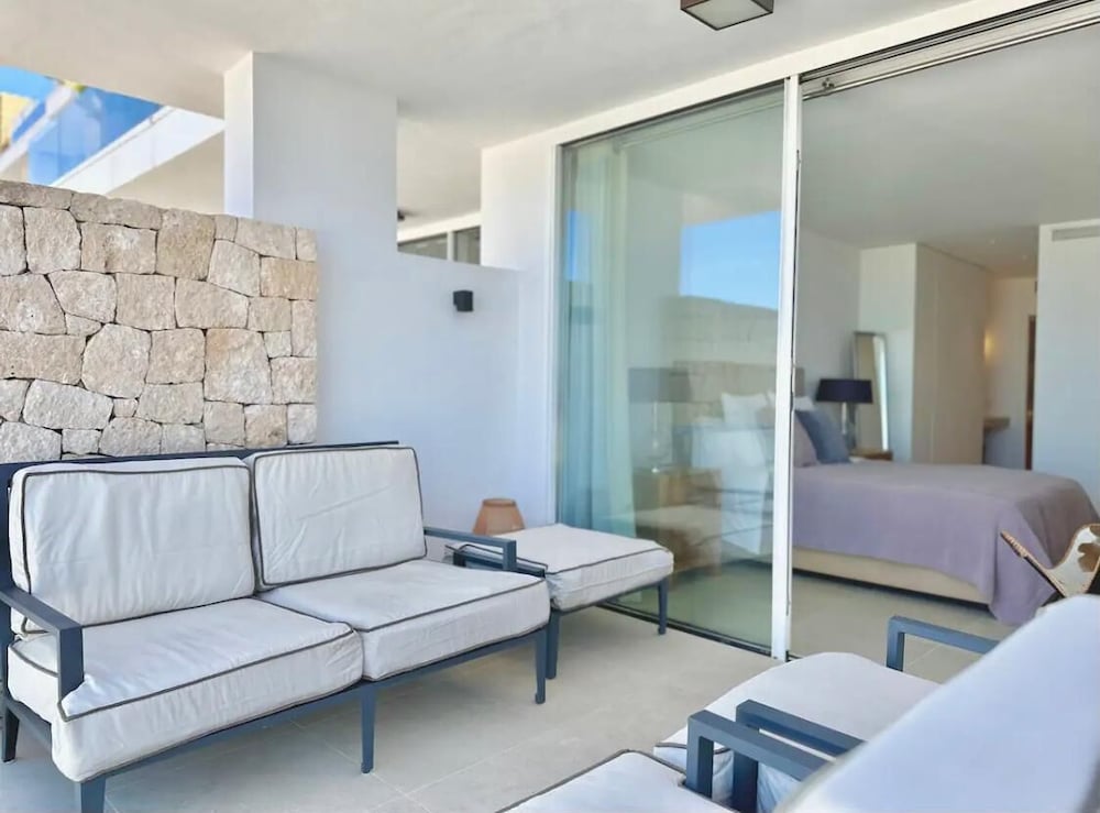 

Bologna - Es Cubells - Cala Vadella Panoramic Retreat