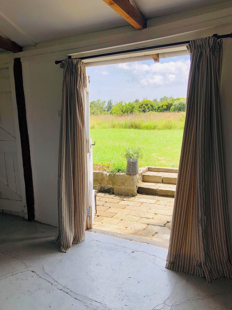

Milano - Naro Moru - Dream the days away - The Rustic Barn