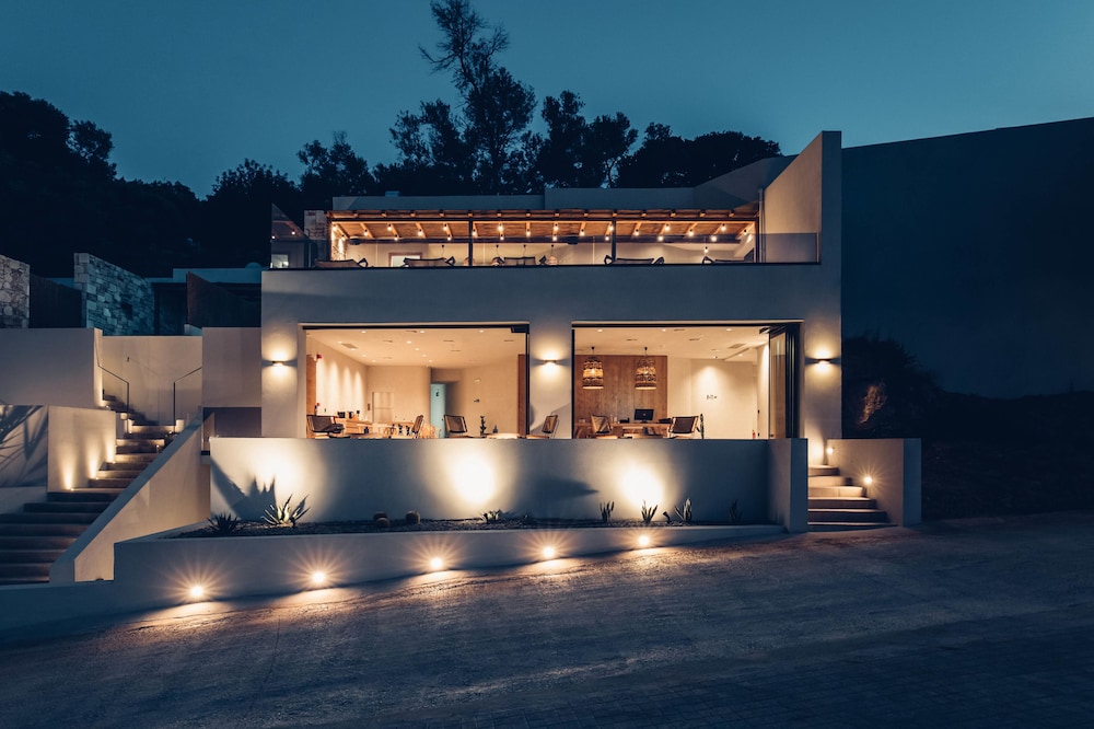 

Milano - Kántanos - Monastery Estate Retreat