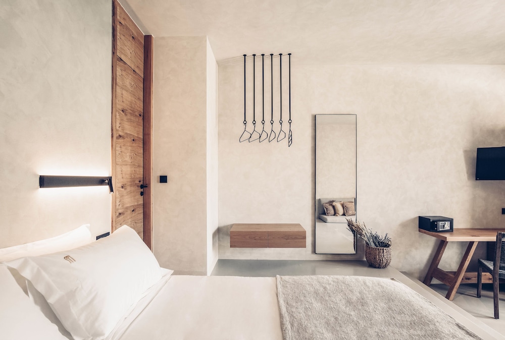 

Milano - Kántanos - Monastery Estate Retreat