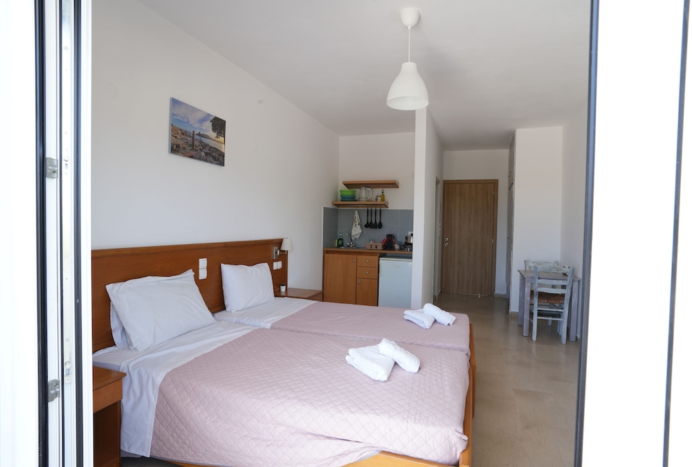 

Verona - Kardamena - Pittas Studios