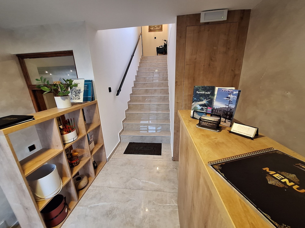

Milano - Cetinje - Apart hotel Fantasia