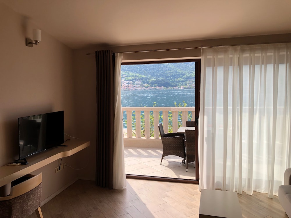 

Roma - Kamenari - Turquoise Beachside Apartments