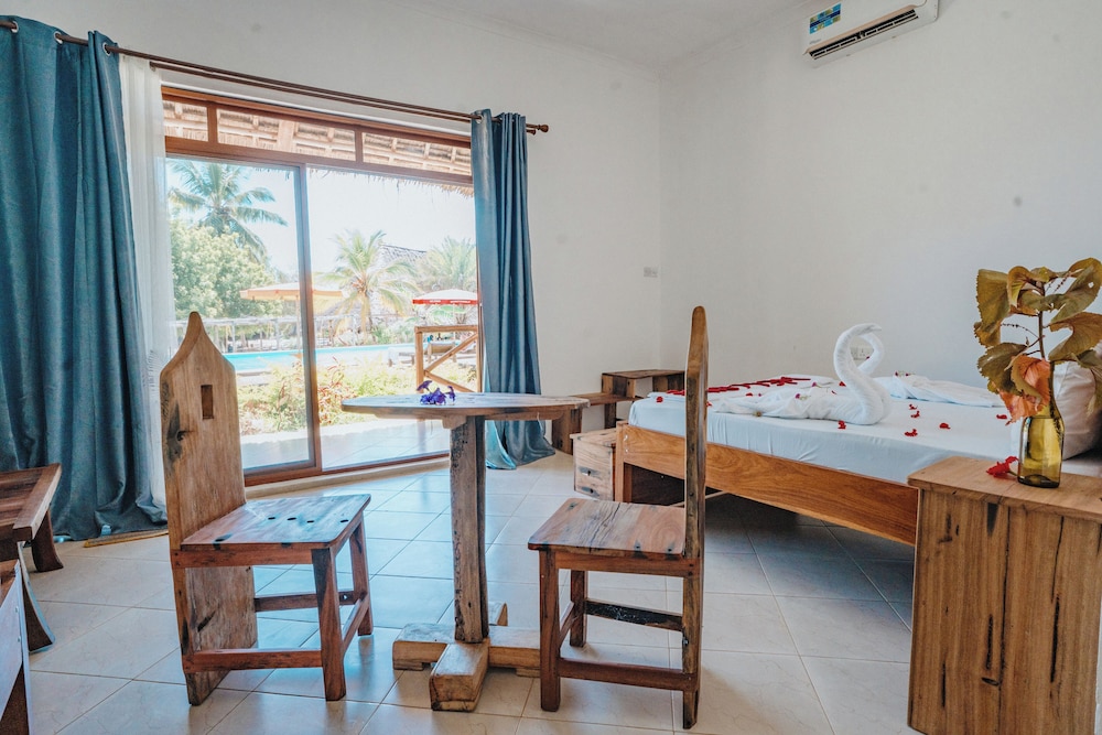 

Cagliari - Kizimkazi - Bella Vista Resort Zanzibar