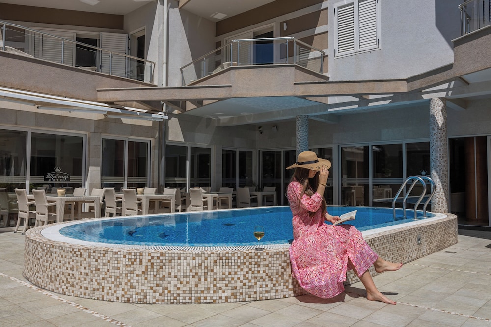 

Milano - Petrovac - Apartments Del Mar