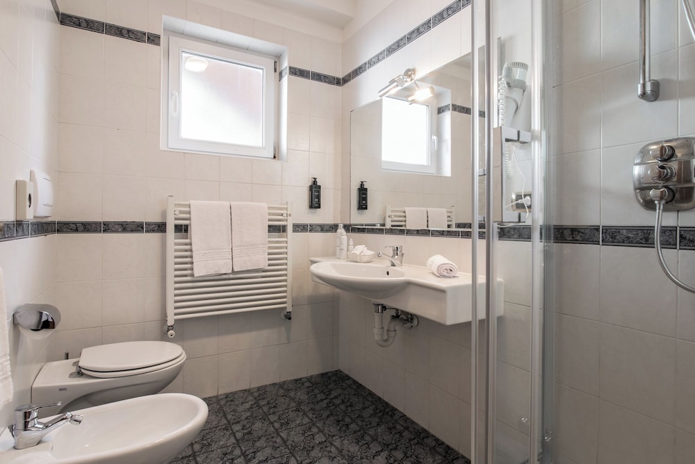 

Roma - San Martino di Castrozza - Hotel Colfosco