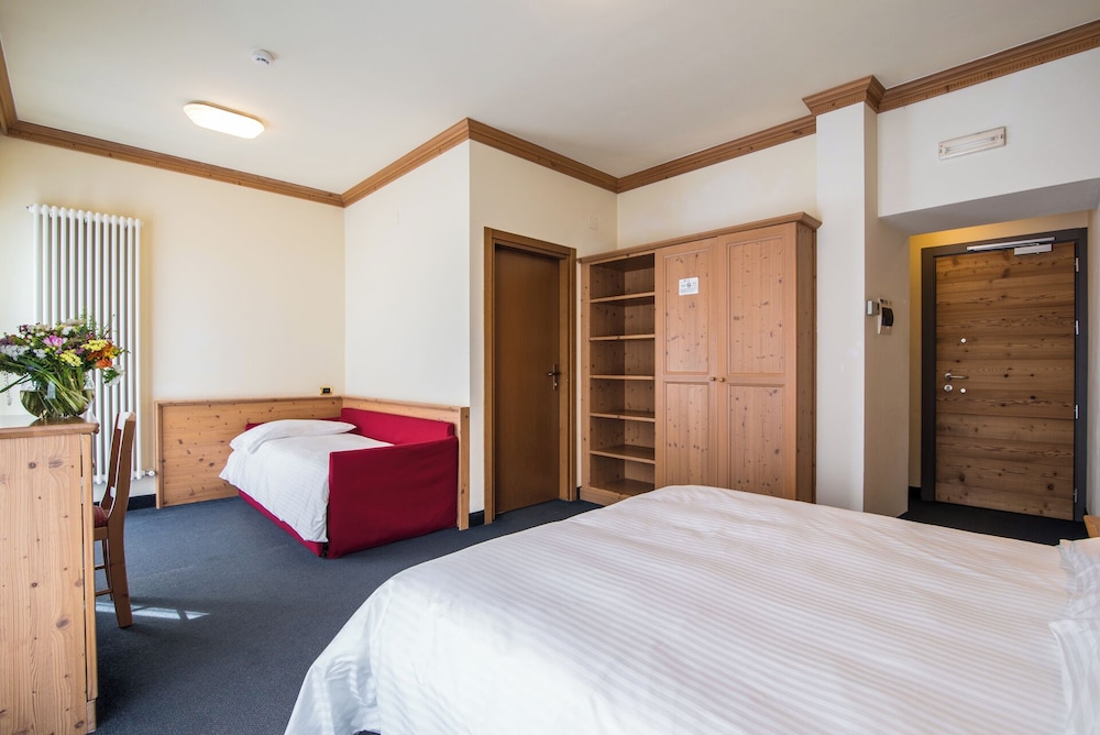 

Roma - San Martino di Castrozza - Hotel Colfosco