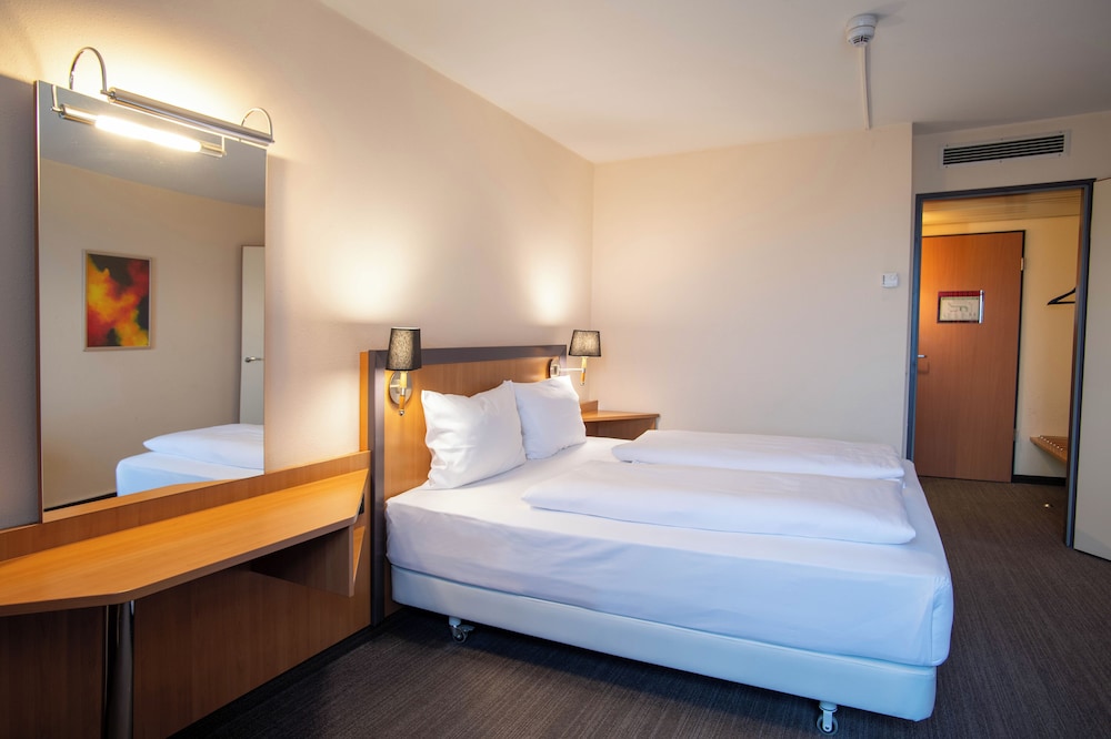 

Roma - Frankfurt-Main Airport - SleepBEEONE AIRPORTHOTEL FRANKFURT MÖRFELDEN