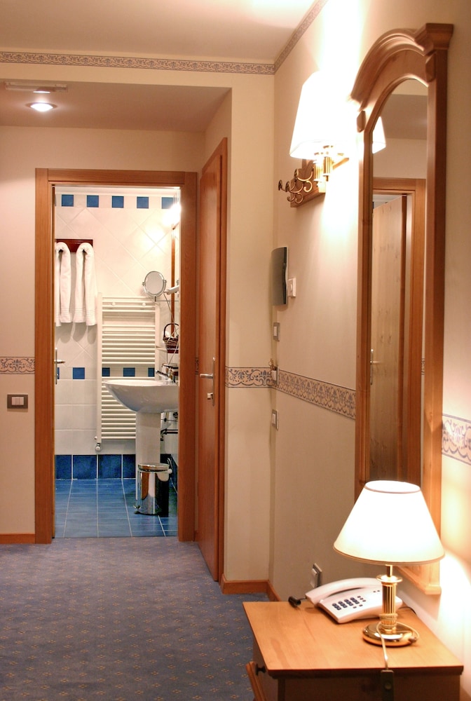 

Bari - Commezzadura - Park Hotel