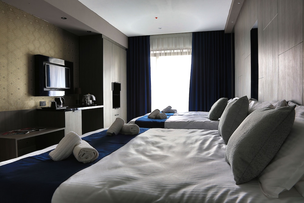 

Napoli - Qormi - The District Hotel