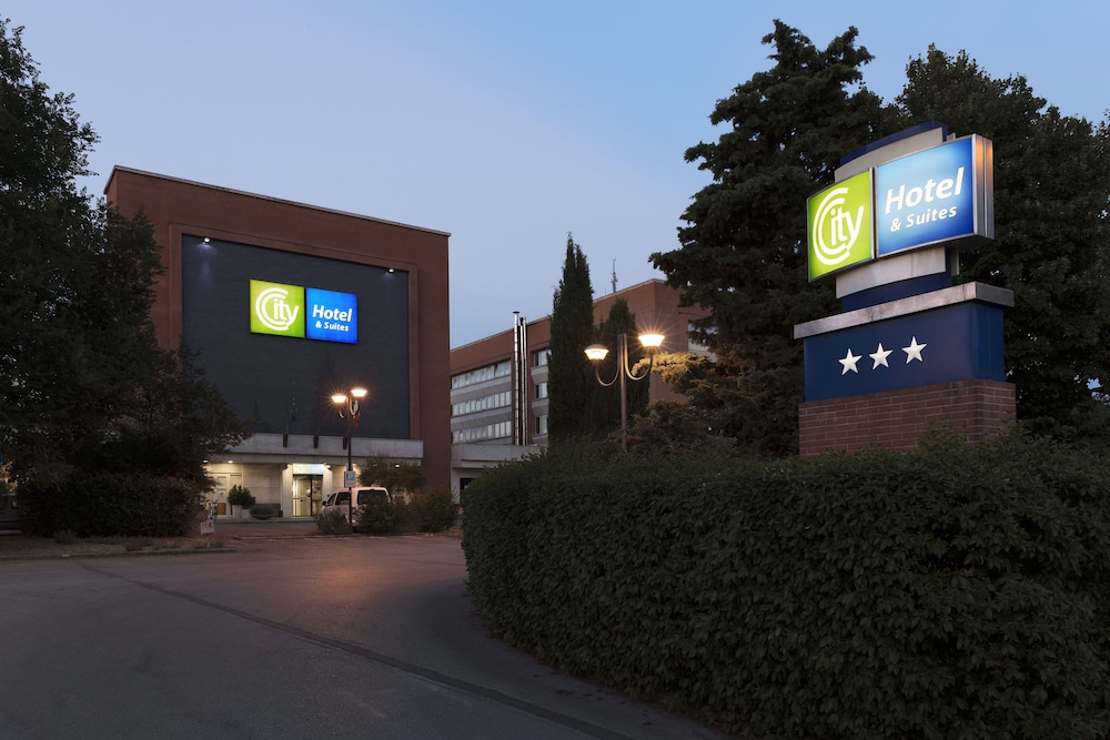 

Milano - Foligno - City Hotel & Suites Foligno