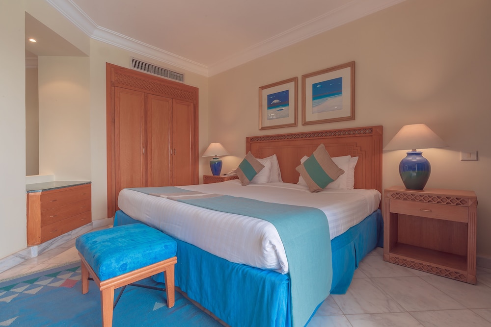 

Napoli - Makadi Bay - Old Palace Resort Sahl Hasheesh