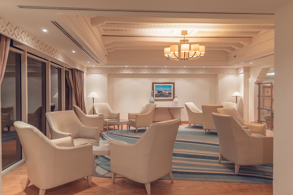 

Bari - Makadi Bay - Old Palace Resort Sahl Hasheesh