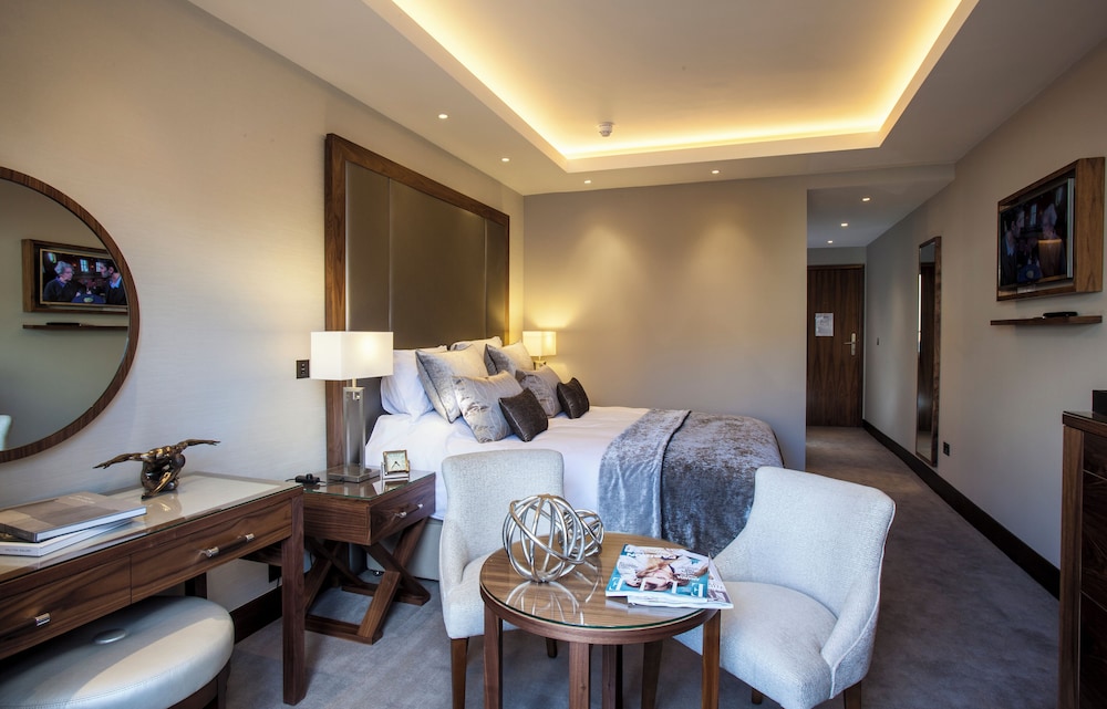 

Pisa - Royal Tunbridge Wells - One Warwick Park Hotel
