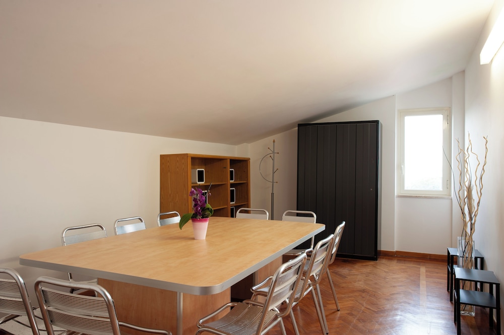 

Milano - Trevignano Romano - HA HOTEL