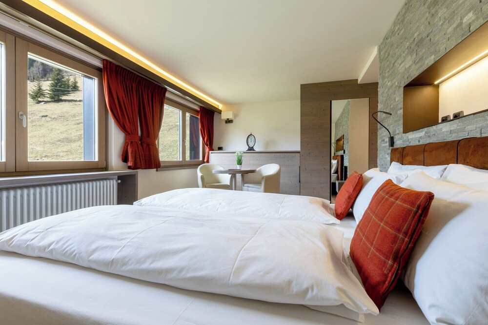 

Napoli - Bormio - Cardo hotel