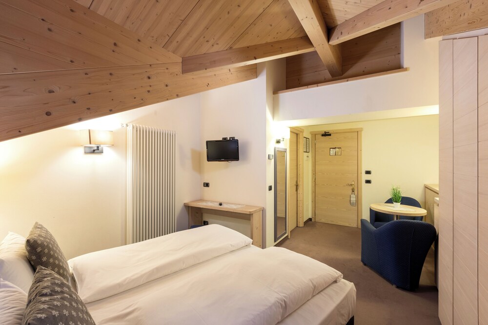 

Brindisi - Valdisotto - Cardo hotel