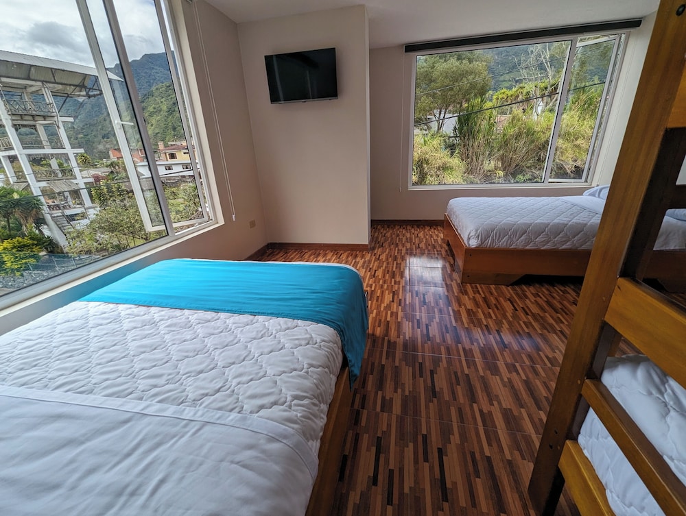 

Milano - Baños - Shannon 360 Hotel