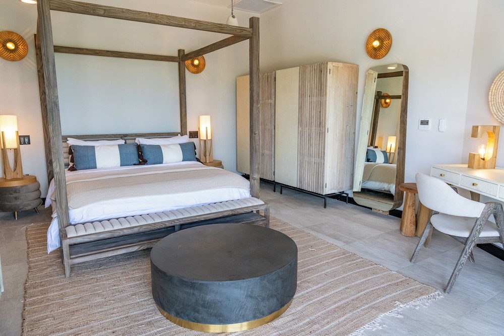 

Napoli - Bolans - Tamarind Hills Resort & Villas