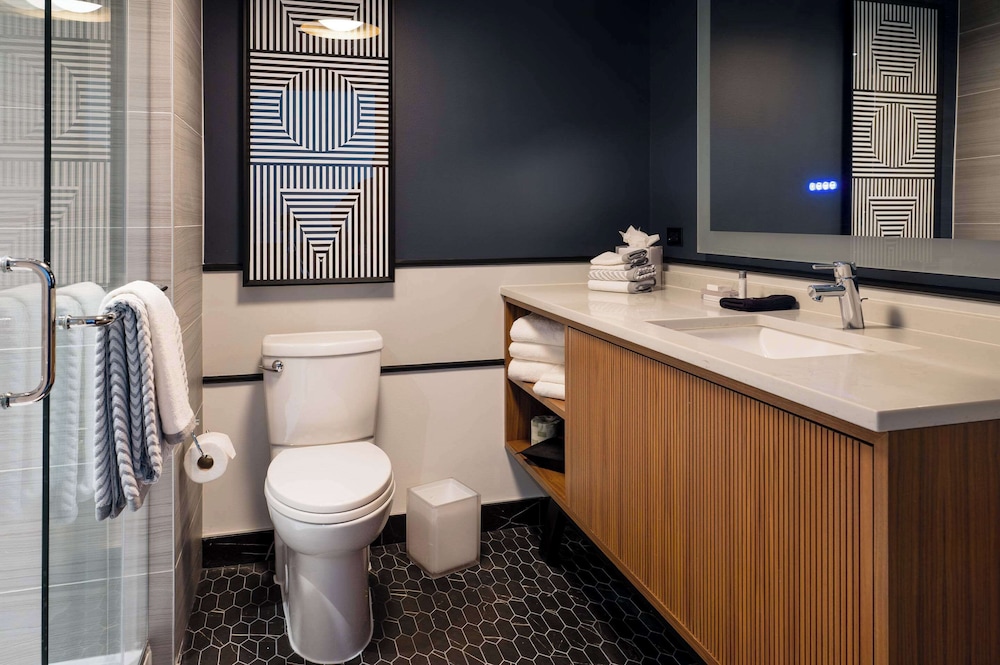 

Milano - Medford (MA) - Cambria Hotel Boston Somerville