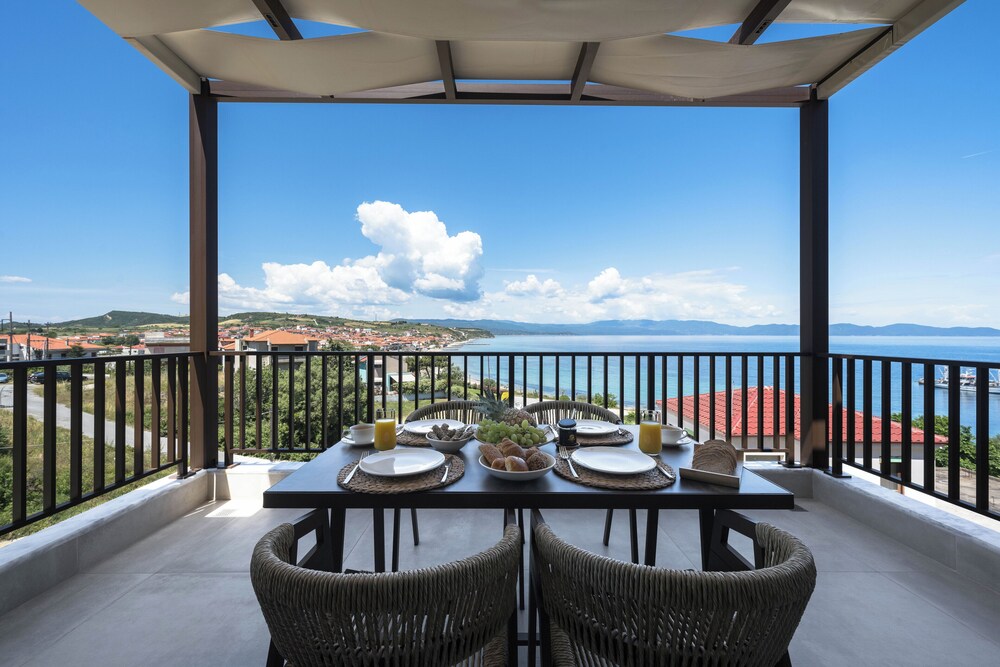 

Bologna - Ouranopolis - Blue Whisper Luxury Living Suites