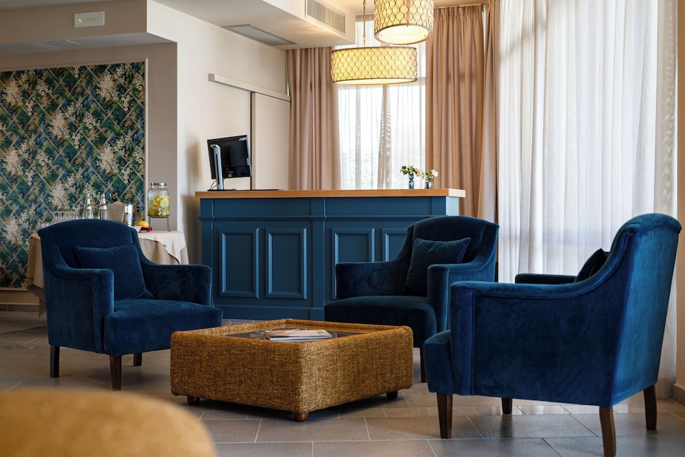 

Lamezia Terme - San Gimignano - Cappuccina Country Resort