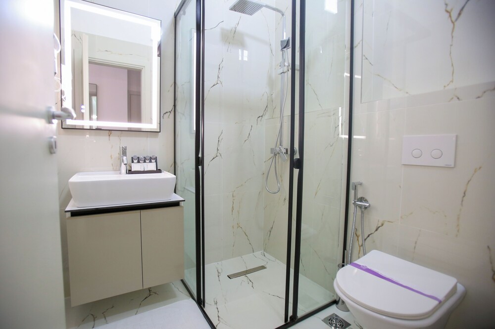 

Pisa - Valona - Vala Boutique Hotel