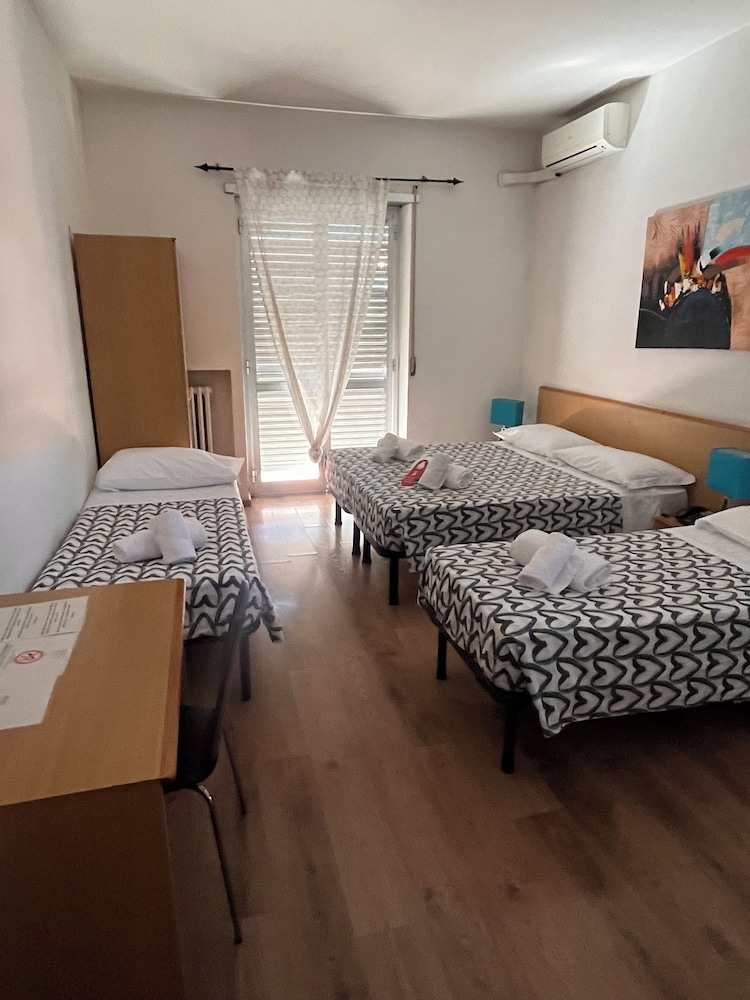 

Catania - Moncalieri - Albergo Guido Reni