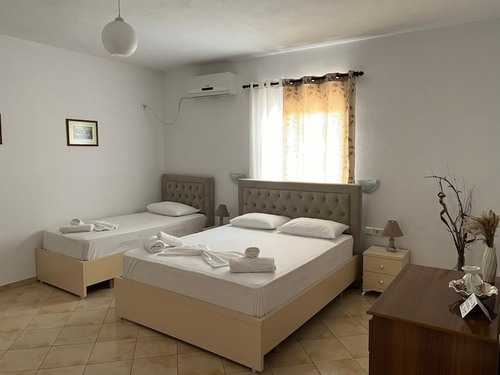 

Pescara - Ksamil - VILA ROZE KSAMIL ALBANIA