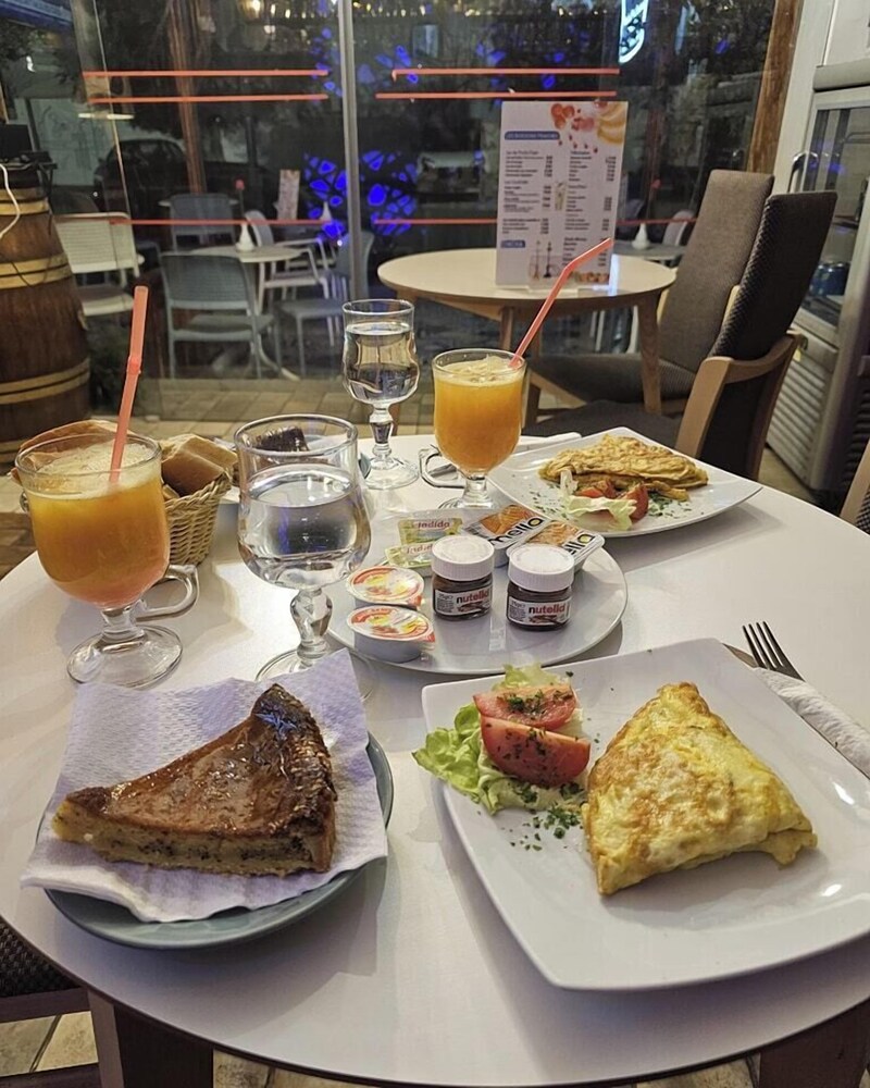 

Roma - Tunisi - La Bottega Hôtel