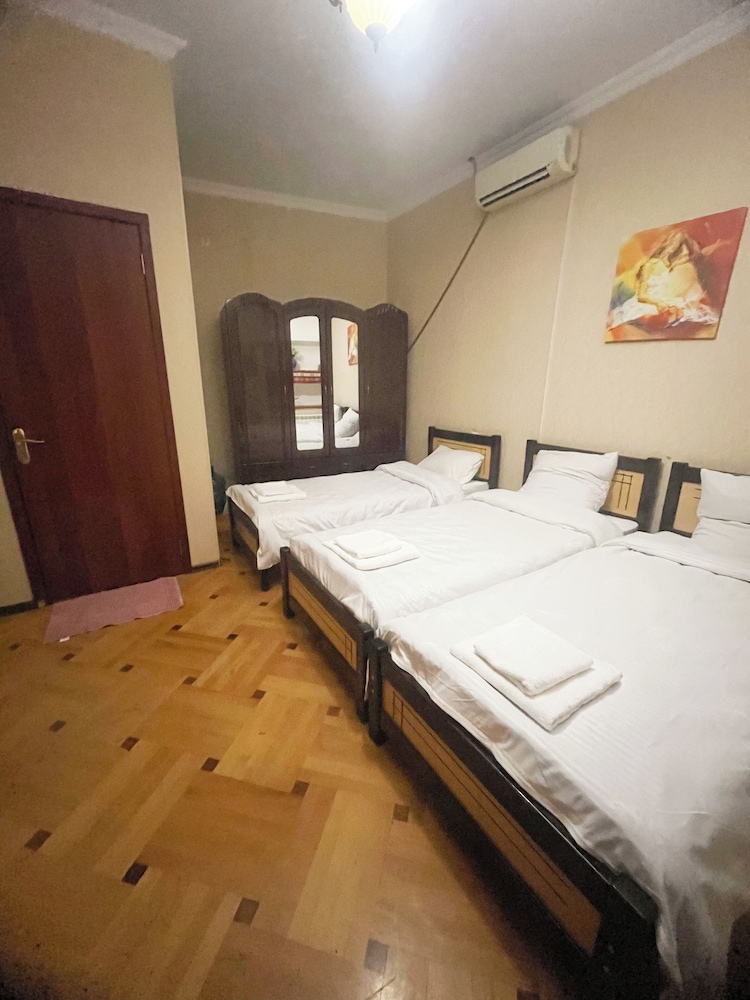 

Milano - Tbilisi - hotel villa