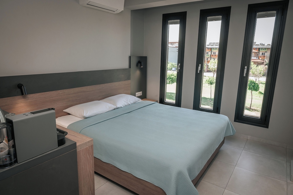 

Milano - Kateríni - Elizabeth Queen Luxury Rooms