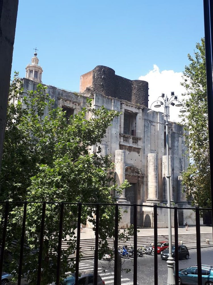 

Milano - Aci Castello - Benedettini - Exclusive Suites & Monastery View