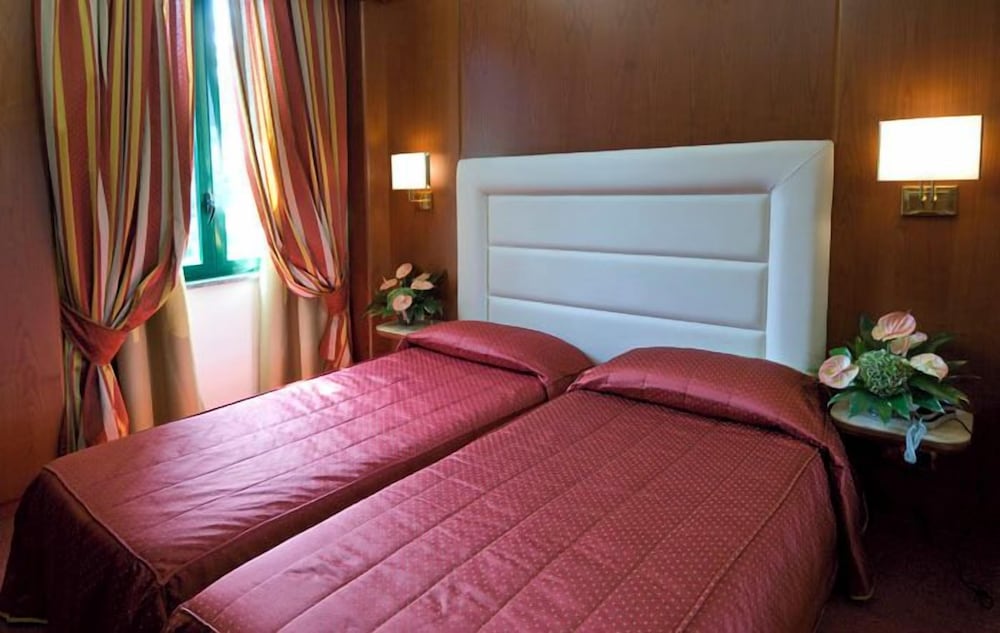 

Bari - Triuggio - AS Hotel Monza