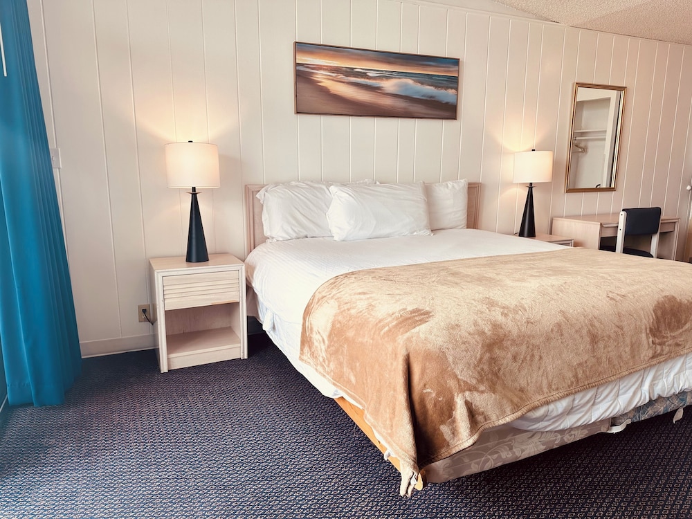 

Milano - Venice (CA) - Foghorn Harbor Inn