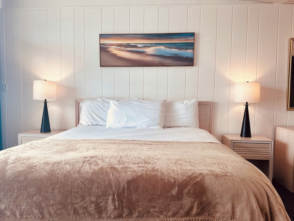 

Roma - Venice (CA) - Foghorn Harbor Inn